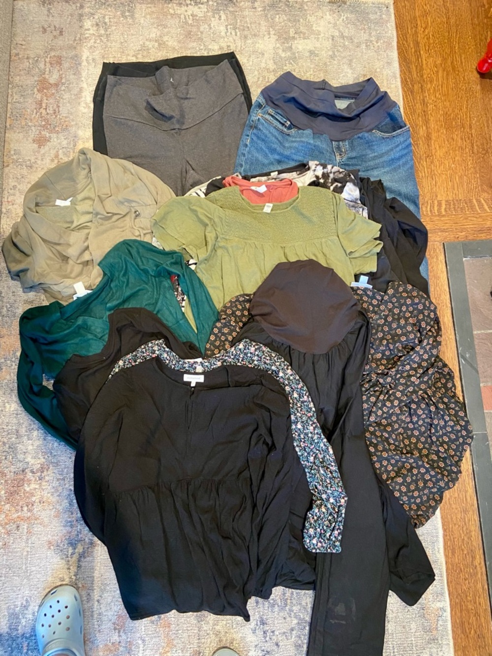 Maternity Clothing Lot